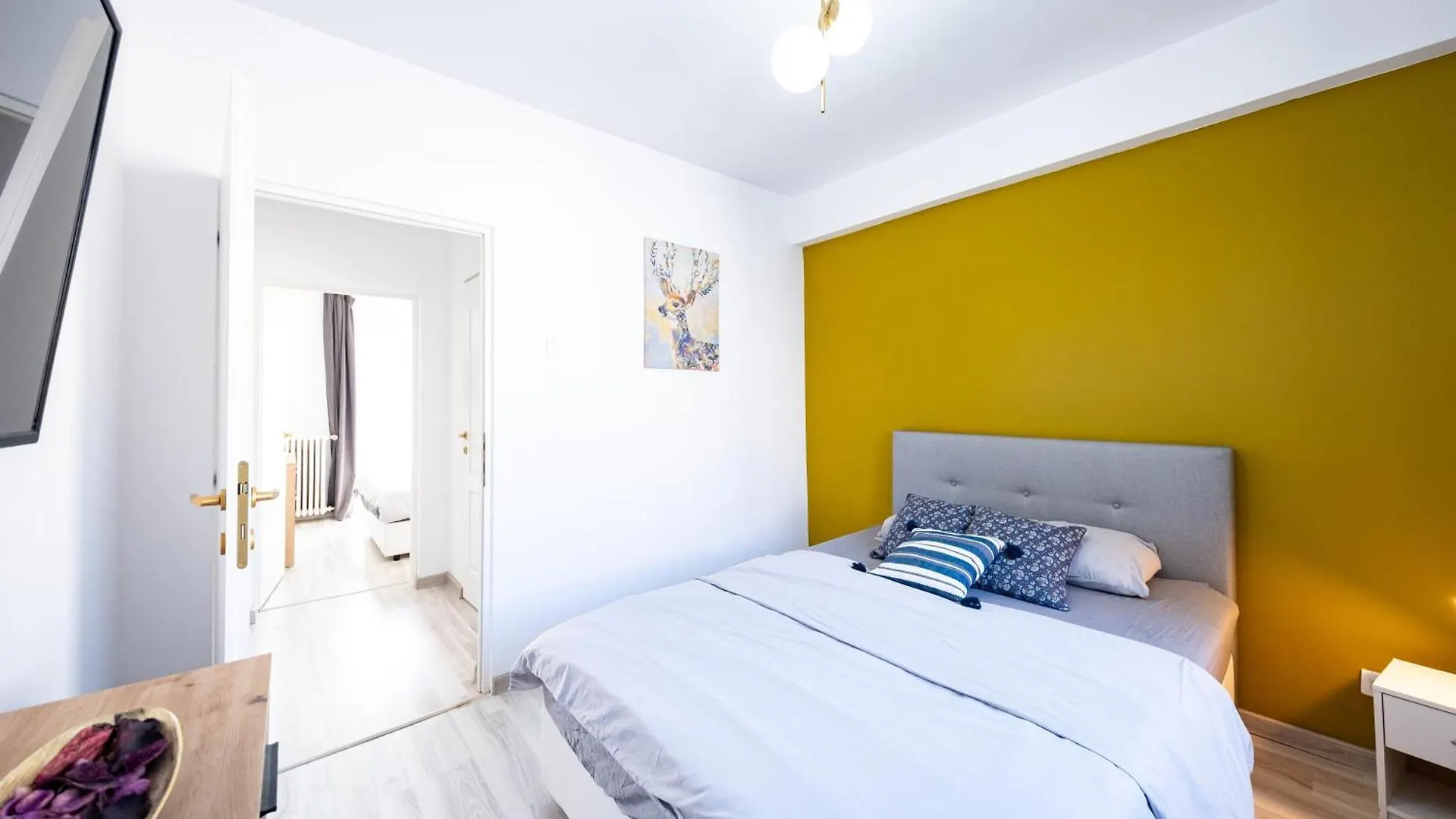 Ultracentral Calea Victoriei Old City 3Br Bucharest Apartment